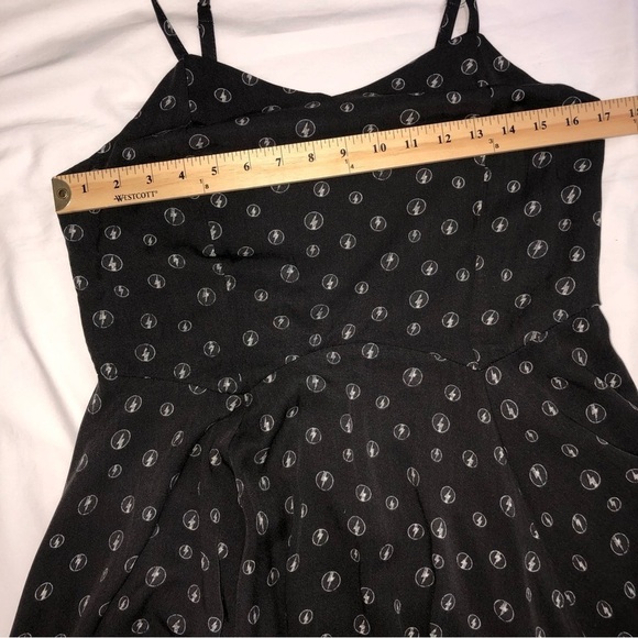 The Flash Sundress By Junkfood Size Large Gray Fit Flare DC Comics Superhero - Picture 5 of 11